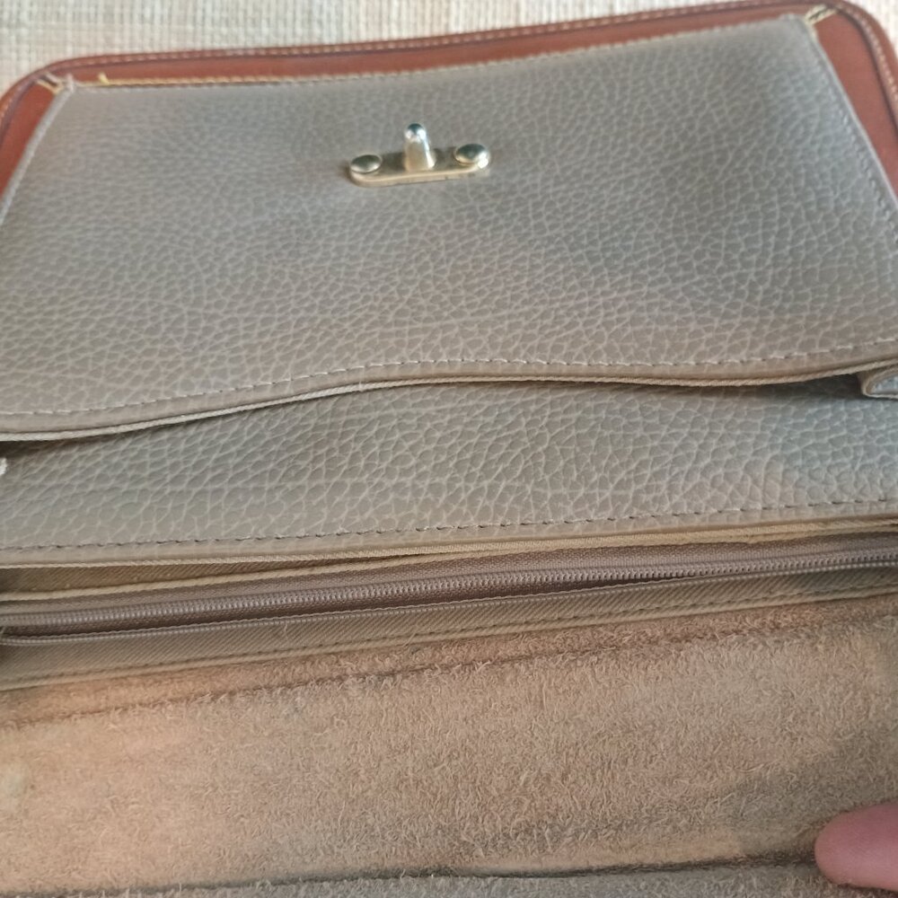 Dooney and Bourke All Weather Leather handbag / purse - Picture 11 of 12